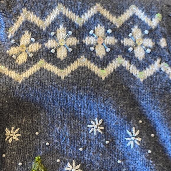 Winter Scene Vintage Sweater Cardigan Embroidered Beaded Reference Point Medium - Picture 11 of 12